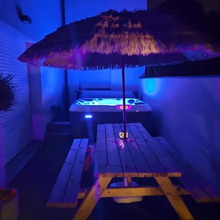 Maison Duplex Avec Jacuzzi *